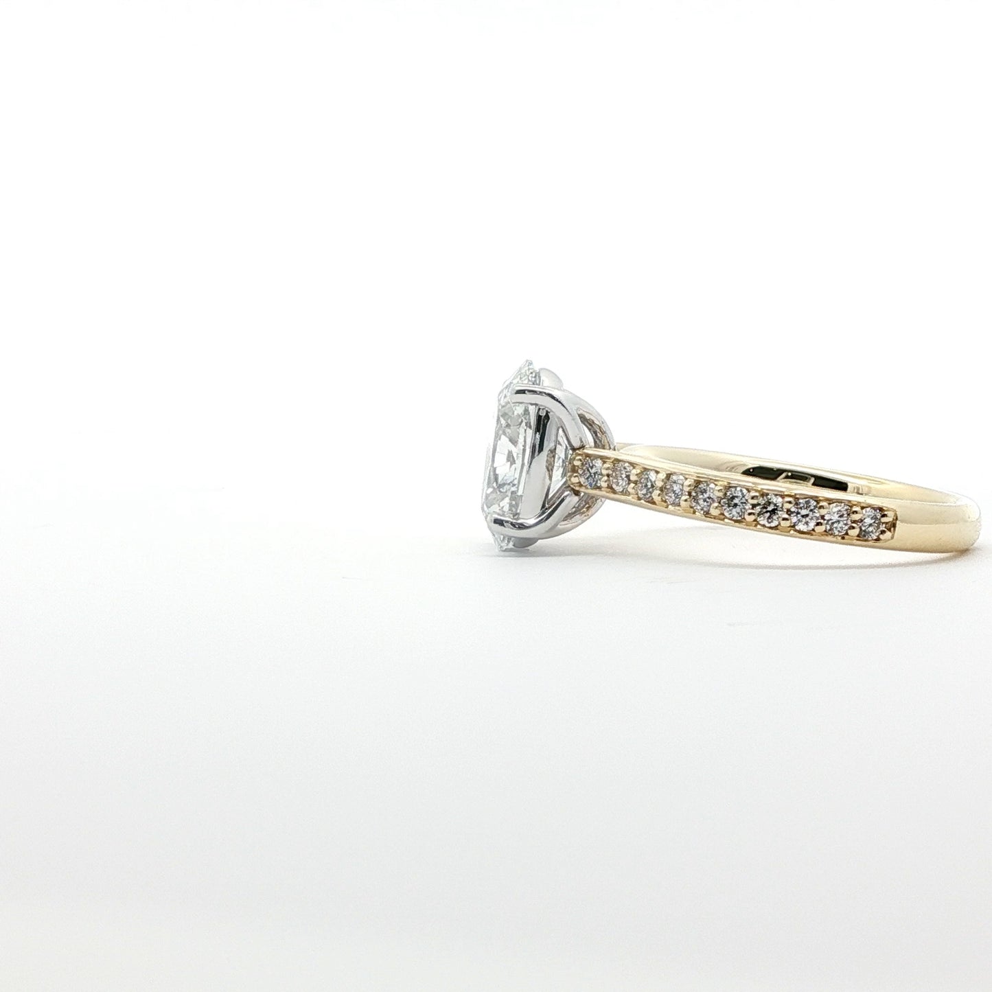 14kt YG 2.21ct LAB Diamond Oval with (20) Natural Side Ring